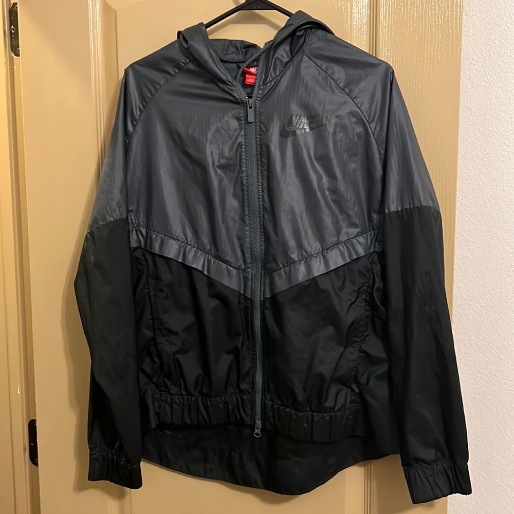 Nike wind breaker